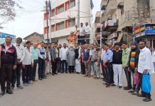 पत्रकार दिना निम्मित बाळ शास्त्री जाभेकर व डॉ बाबासाहेब आंबेडकर यांना प्रत्येक सहा जानेवारीला अभिवादन करण्याचा पत्रकार संघाचा ठराव