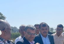 केंद्रीय मंत्री नितीनजी गडकरी जी व केंद्रीय मंत्री सर्वानंद सोणोवाल जी यांची नामदार डॅा. भारती पवार यांनी दिल्ली येथे भेट घेवून नियोजित प्रकल्पस्थळाची पाहणी