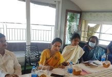 केंद्रीय आरोग्य राज्यमंत्री डॉ. भारती पवार यांनी केरळ दौऱ्यात राज्याच्या आरोग्य अधिकाऱ्यांची आढावा बैठक