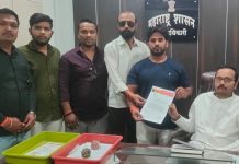 युवासेना तर्फे रमजान काळात सुरळीत पाणी पुरवठा करण्यासाठी विनंतीचे निवेदन