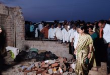 प्रशासकीय अधिकारी वर्गासह पाहणी करून तात्काळ पंचनामे करण्याचे आदेश : केंद्रीय आरोग्य राज्यमंत्री डॉ. भारती पवार