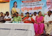 केंद्रीय आरोग्य राज्यमंत्री डॉ. भारती पवार यांच्या हस्ते ग्रामीण रुग्णालय अभोणा येथे 50 खाटांच्या फील्ड हॉस्पिटलच्या भूमिपूजनाचा समारंभ संपन्न झाला.