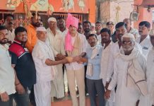 तेलंगाणा राज्याचे मुख्यमंत्री के चंद्रशेखर राव यांचे खाजगी सचिव शरद मरकड यांचा पहिला पगार कानिफनाथ चरणी अर्पण