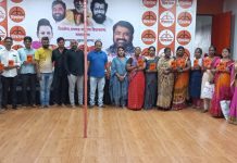 आमदार आपल्या दारी शिबिर अंतर्गत मनमाड शहरातील नागरिकांना रेशन कार्ड व विविध दाखल्यांचे वाटप.