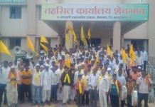 शेवगावात धनगर आरक्षणाचा वनवा पेटला, भव्य आक्रोश मोर्चाने तहसीलदार यांना निवेदन सादर