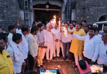 सरकारच्या आदेशाची चोंडीत पेटली होळी,धनगर आंदोलक आक्रमक, हे आंदोलन आता कोणाच्याही हातात राहिले नाही,ः मा.आ. शेंडगे, आता आमचा प्राण गेल्यावरच हे उपोषण थांबणार : उपोशनार्थी अण्णासाहेब रुपनर