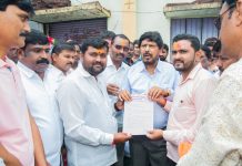 आरक्षण मिळवून देण्यासाठी “सरकार सकारात्मक”च्या बाता मारणारे धनगर नेते अपयशी ठरल्याने धनगर समाजाचे आता थेट रिपब्लिकन नेते ना.रामदास आठवलेंना साकडे ?