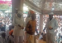 सपासप नंग्या तलवारीचे वार अंगावर घेत त्यांनी दिले राज्य बदलाचे संकेत?मीरीच्या बिरोबा होईकातील भविष्य वाणीने संपूर्ण महाराष्ट्रात खळबळ!