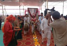 आनंद श्री विभूषित जगद्गुरु रामानंदचार्य श्री स्वामी नरेंद्रचार्यजी महाराज यांच्या मनमाड येथे पादुका दर्शन सोहळा संपन्न