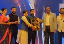 बालगंधर्व कला अकादमी दादासाहेब फाळके पुरस्काराने सन्मानित