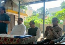 दुर्गामातेचे दर्शन घेऊन ज्येष्ठांशी संवाद