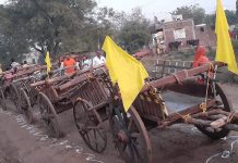 चंपाषष्टी निमित्त हातगाव येथे बारा बैलगाड्या ओढण्याचा कार्यक्रम संपन्न