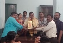 ऑल इंडिया एससी एसटी रेल्वे एम्प्लॉईज असोसिएशन कारखाना शाखेचे वरिष्ठ पदाधिकारी रविंद्र पगारे सेवानिवृत्त यांचा असोसिएशन तर्फे सत्कार