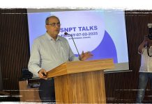 एस. एन. पी. टी. इन्स्टिटय़ूट ऑफ फार्मसीत “एस.एन.पी.टी. टॉक” ‘गेट एम्प्लॉयमेंट रेडी’ या कार्यशाळेत रोजगारक्षमतेसाठी आवश्यक कौशल्यांचा विकास” या व्याख्यानमालाचे अनावरण