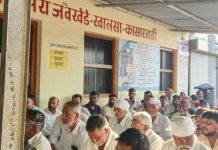 जवखेडेच्या यात्रेत दंगा कराल तर याद राखा, कोणत्याही जाती धर्माच्या दंगेखोराला पोलिस सोडणार नाहीत : शांतता समितीच्या बैठकीत पोलिस निरीक्षक संतोष मुटकुळे यांचा इशारा