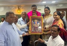 पोलिस वा ‘खाकी वर्दी’ म्हंटल की धाक, रुबाब, अशी एक संकल्पना सामान्य नागरिकांच्या डोळ्यासमोर उभी राहते.