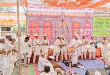 कै.वसंतराव कोळगे यांच्या स्मरणार्थ संजय कोळगे यांच्या संतपुजनाने आणि ह.भ.प. उमेश महाराज दशरथे यांच्या काल्याच्या किर्तनाने आव्हाणे येथील हरीनाम सप्ताहाची सांगता! 