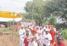 दिंडेवाडी येथे बाबीरबाबा मंदिरासमोर संतोष महाराज पवार यांच्या काल्याच्या किर्तनाने त्रिदिनी अखंड हरिनाम सोहळा संपन्न